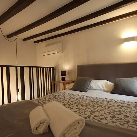 Navona Terrace 2br House *