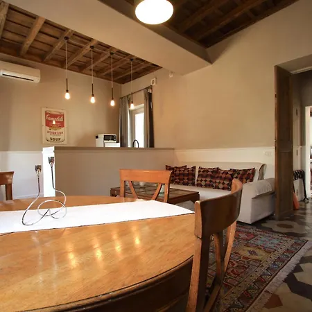 Navona Terrace 2br House Apartment